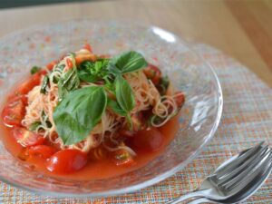 トマトソースの冷製スパゲティ