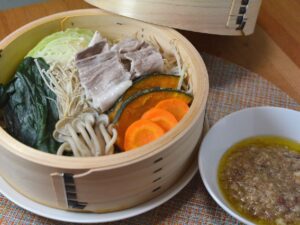 豚と野菜の蒸籠蒸し