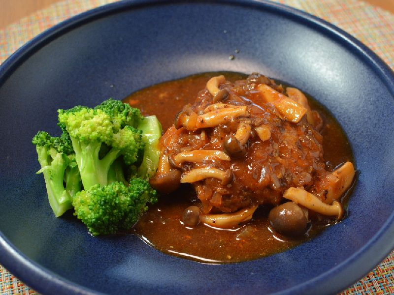 煮込みハンバーグ